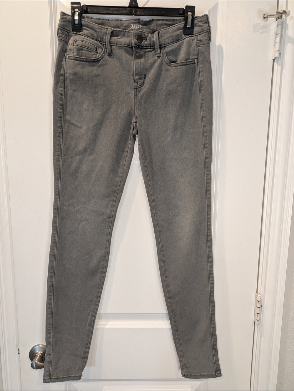 a.n.a Gray Jeggings Size 4 Stretch Skinny Pull-On Style Mid Rise Casual